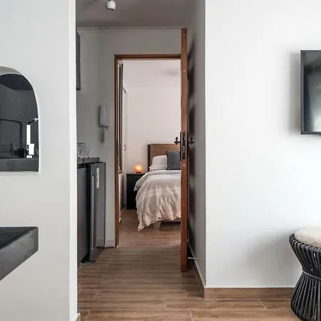 Carlos Antunez Apartment